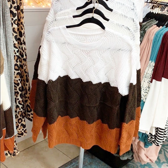 Gorgeous Color Block Sweater - Picture 4 of 8